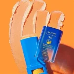 ضد آفتاب استیکی شیسیدو SPF50 | Shiseido - Image 2
