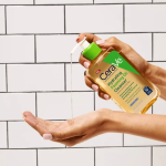 فوم شستشو صورت روغنی سراوی | CeraVe Hydrating Foaming Oil Cleanser - Image 3